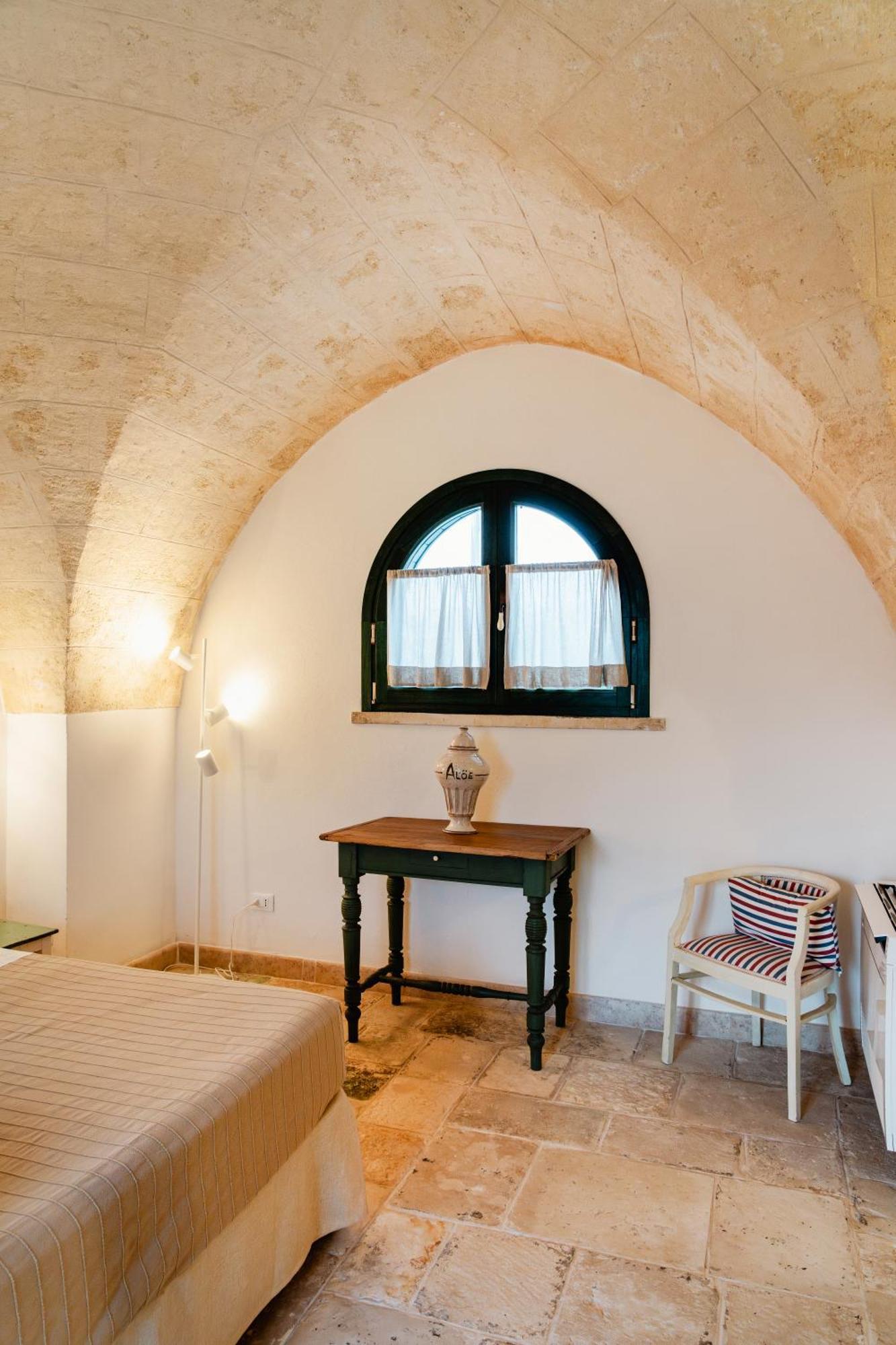 Bed and Breakfast Masseria Gorgognolo Ostuni Exterior foto