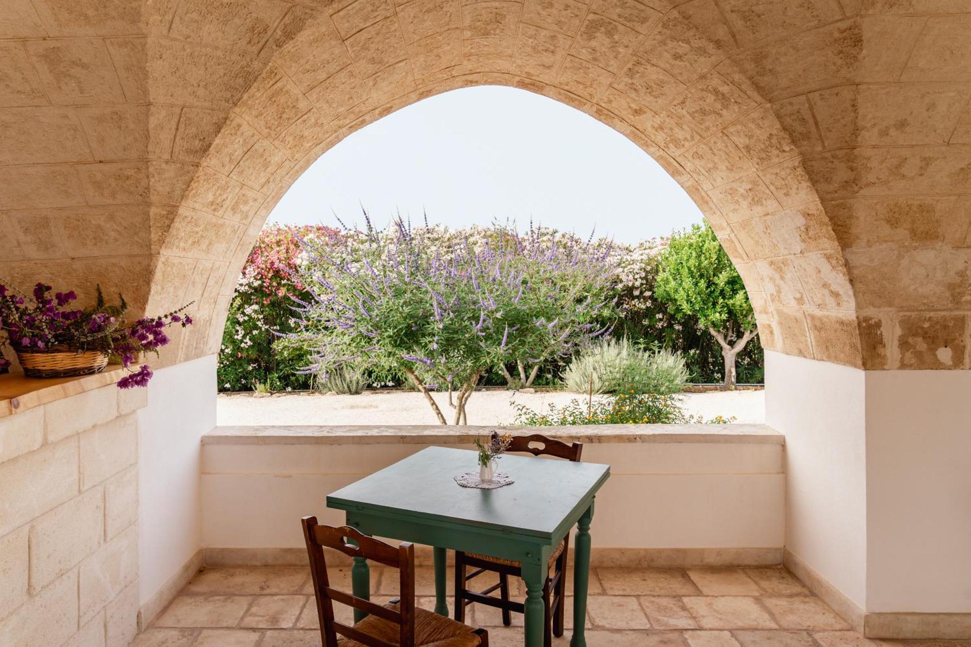 Bed and Breakfast Masseria Gorgognolo Ostuni Exterior foto