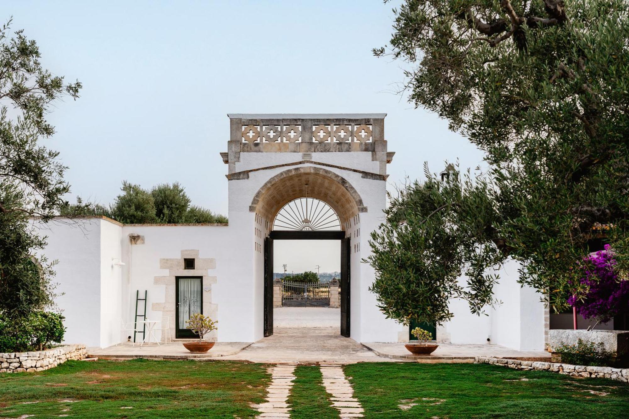 Bed and Breakfast Masseria Gorgognolo Ostuni Exterior foto